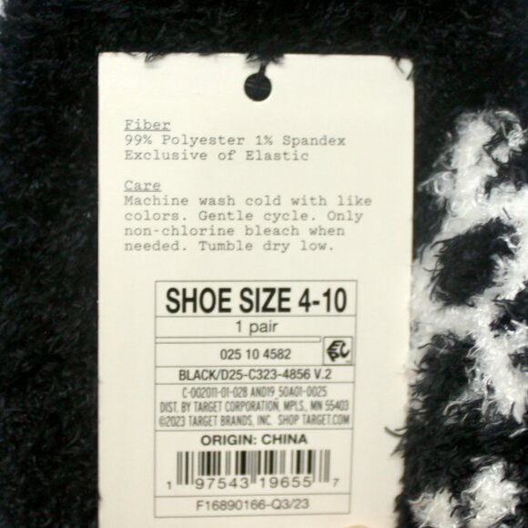 NWT a new day Black Snowflake Low-Cut Fuzzy Cozy Sleepover Winter Socks 4-10 - Picture 3 of 3